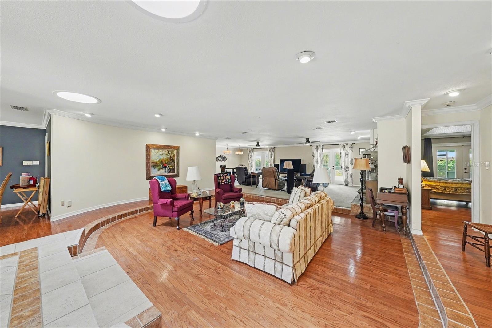 1009 Morfield Ln Property Photo 19
