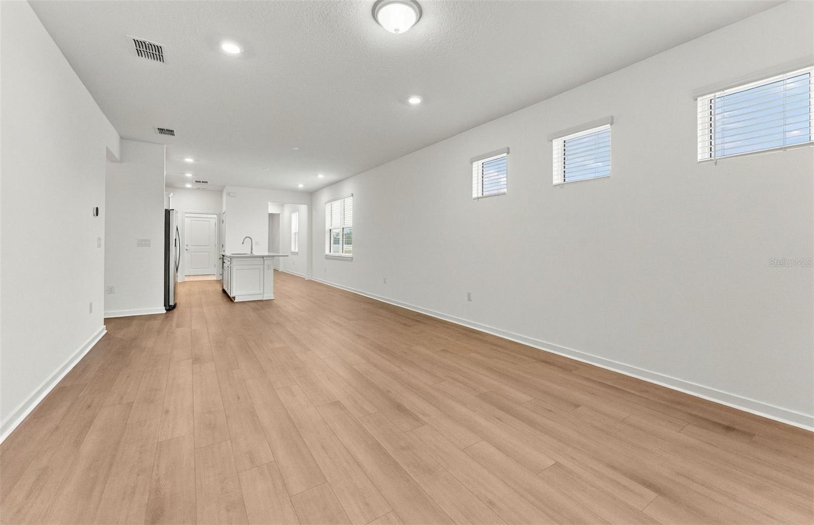 15029 Sunbeam St Property Photo 6