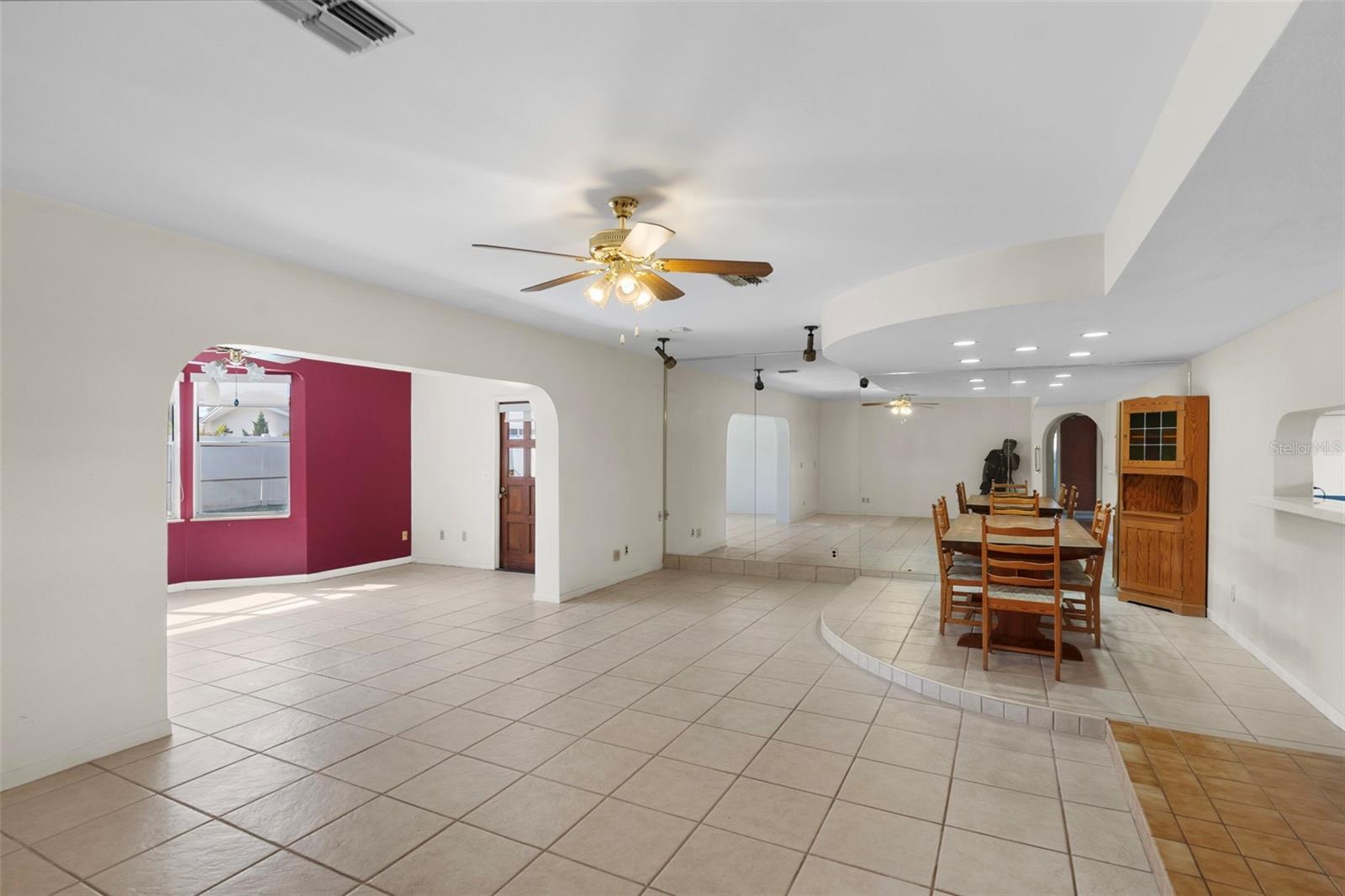 1768 Harbor Cir E Property Photo 4
