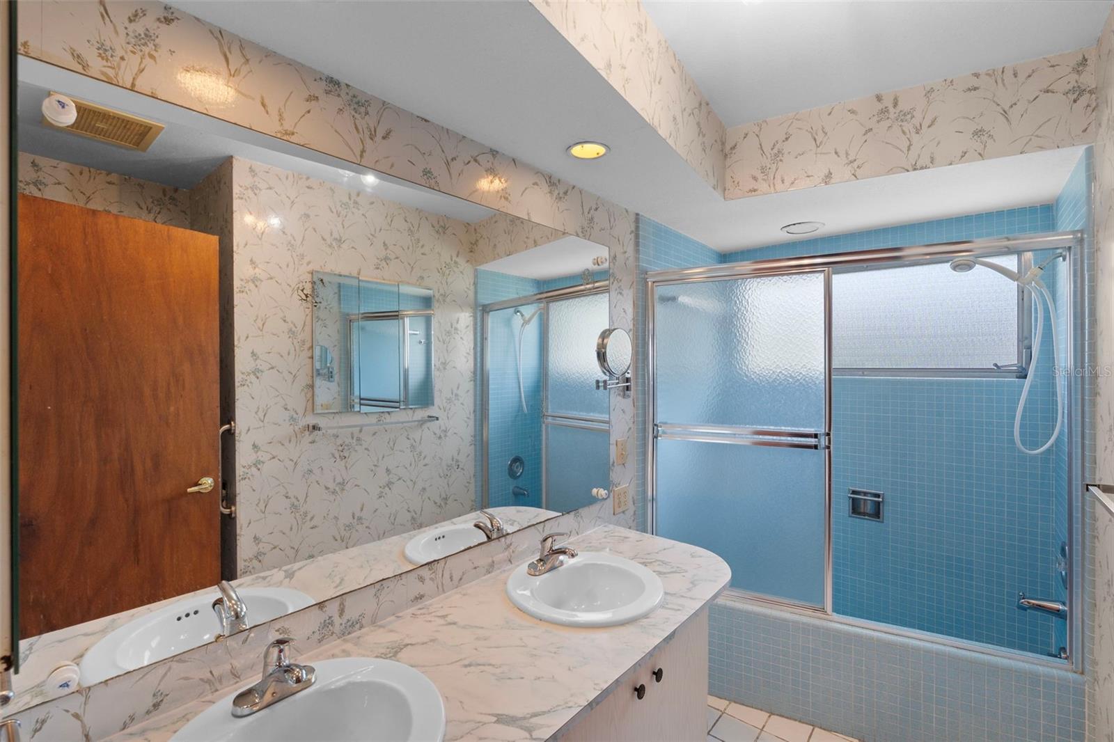 1768 Harbor Cir E Property Photo 22