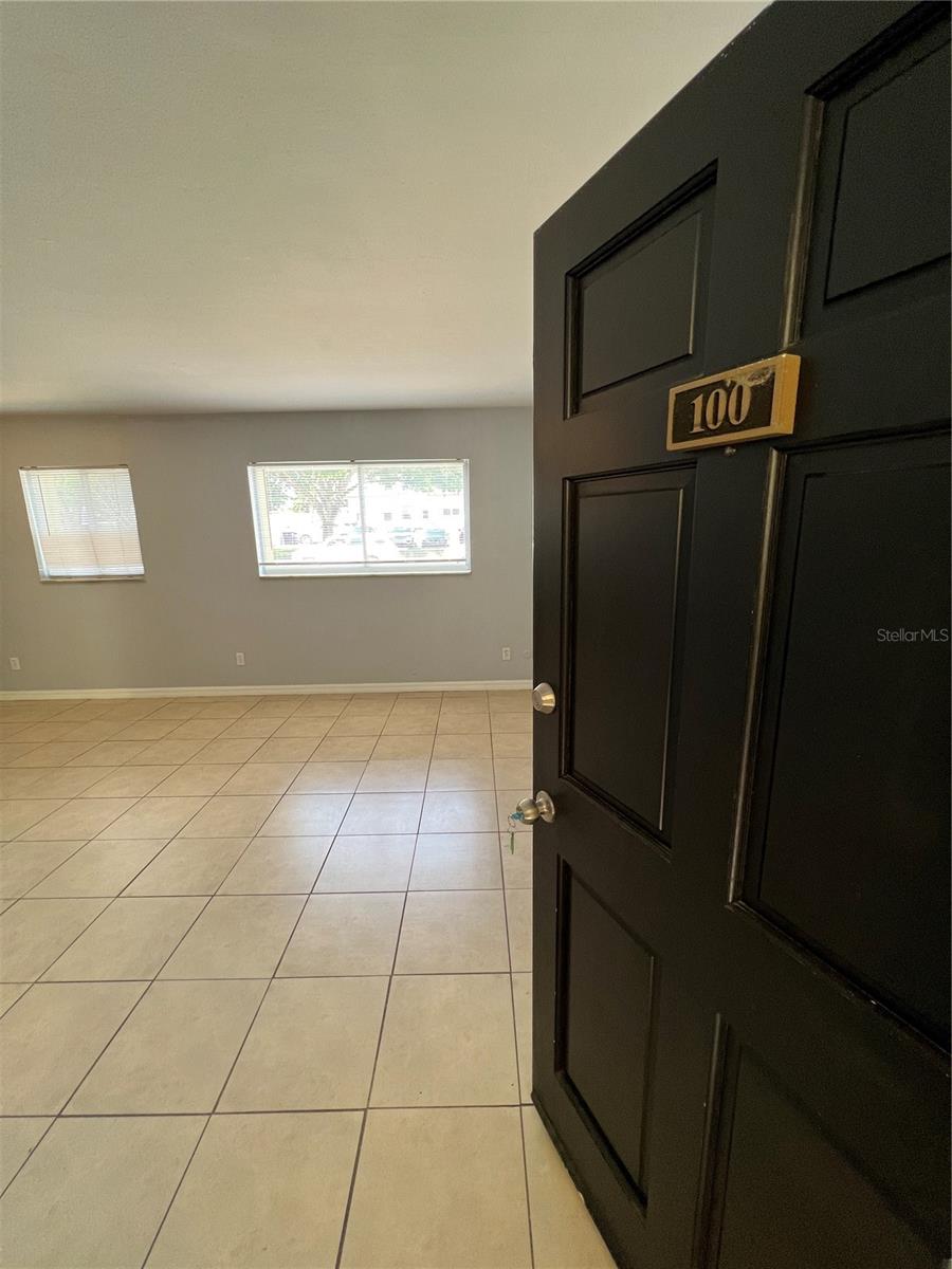 3206 W Azeele St #100 Property Photo 3