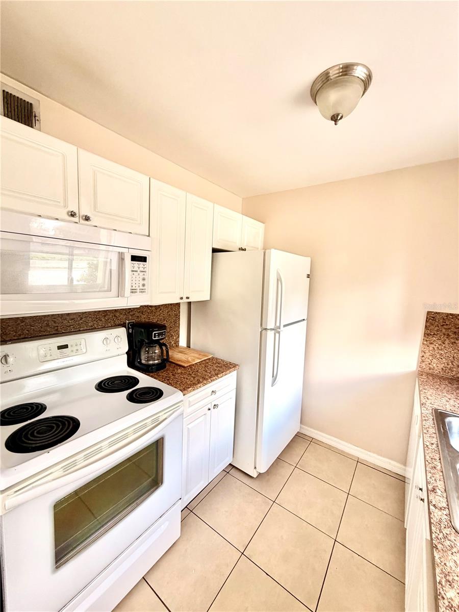 3206 W Azeele St #100 Property Photo 7