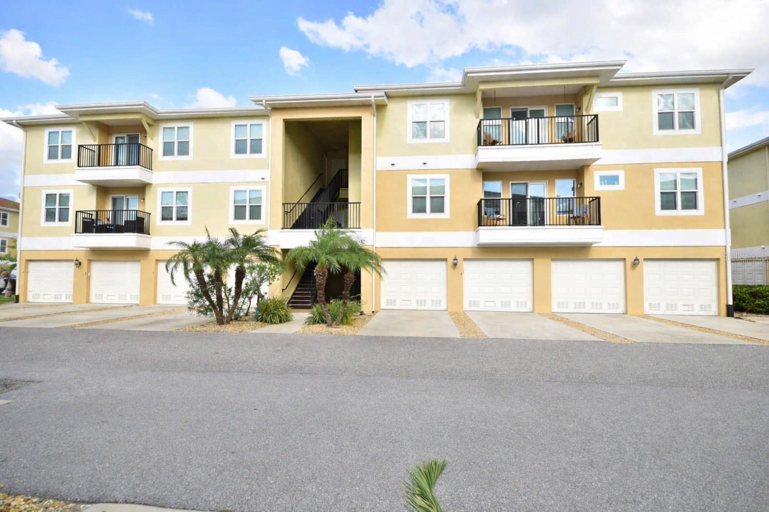 6420 Banyan Blvd #303 Property Photo 2