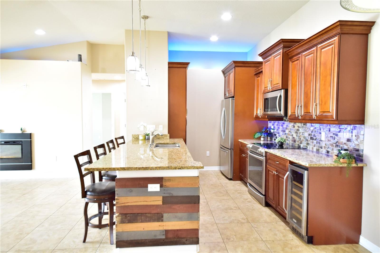 6420 Banyan Blvd #303 Property Photo 6