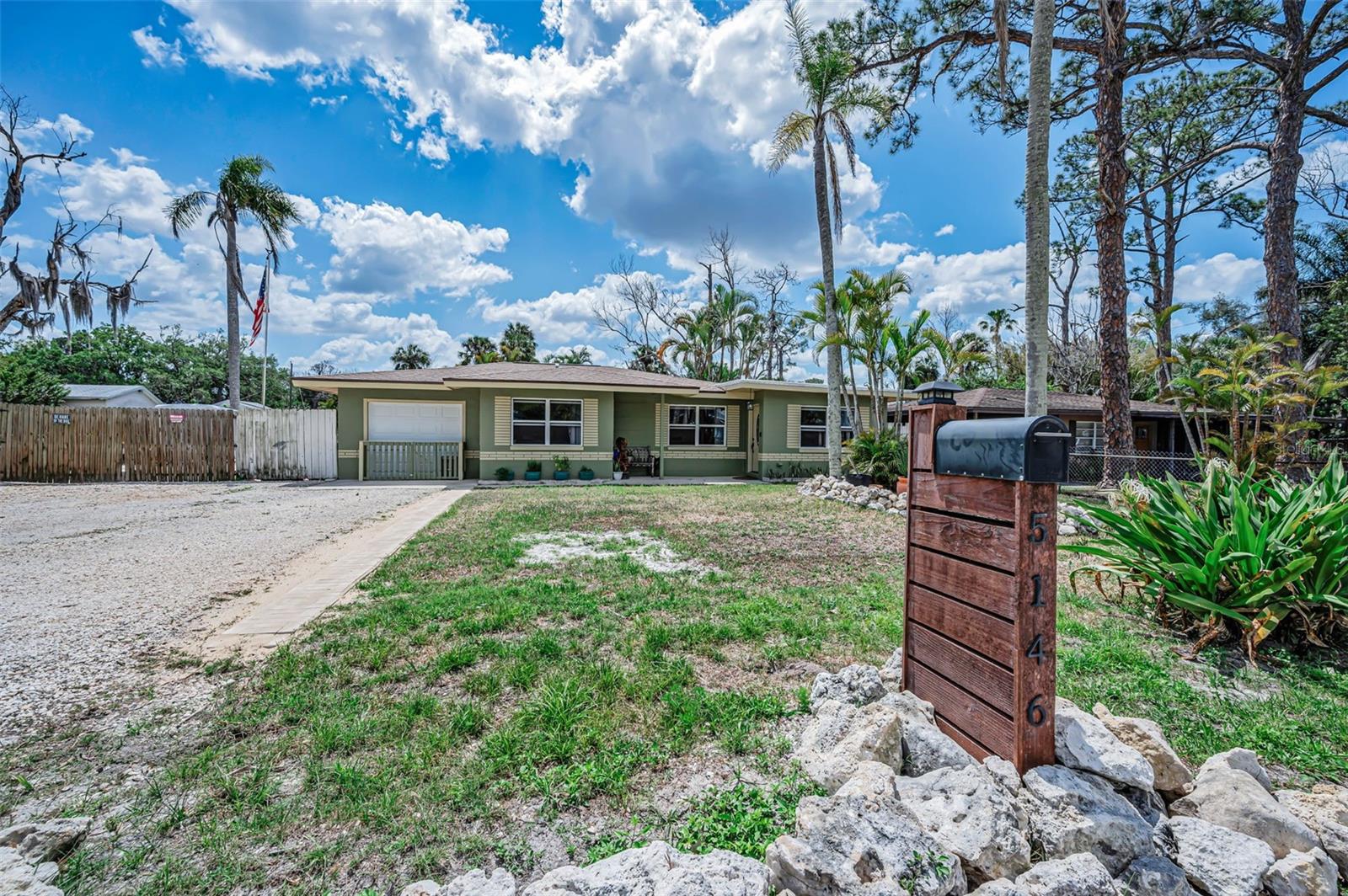 5146 Mallett Dr Property Photo 1