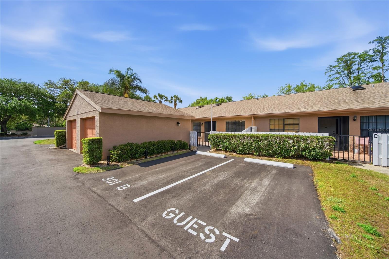 3135 Charter Club Dr #b Property Photo 1