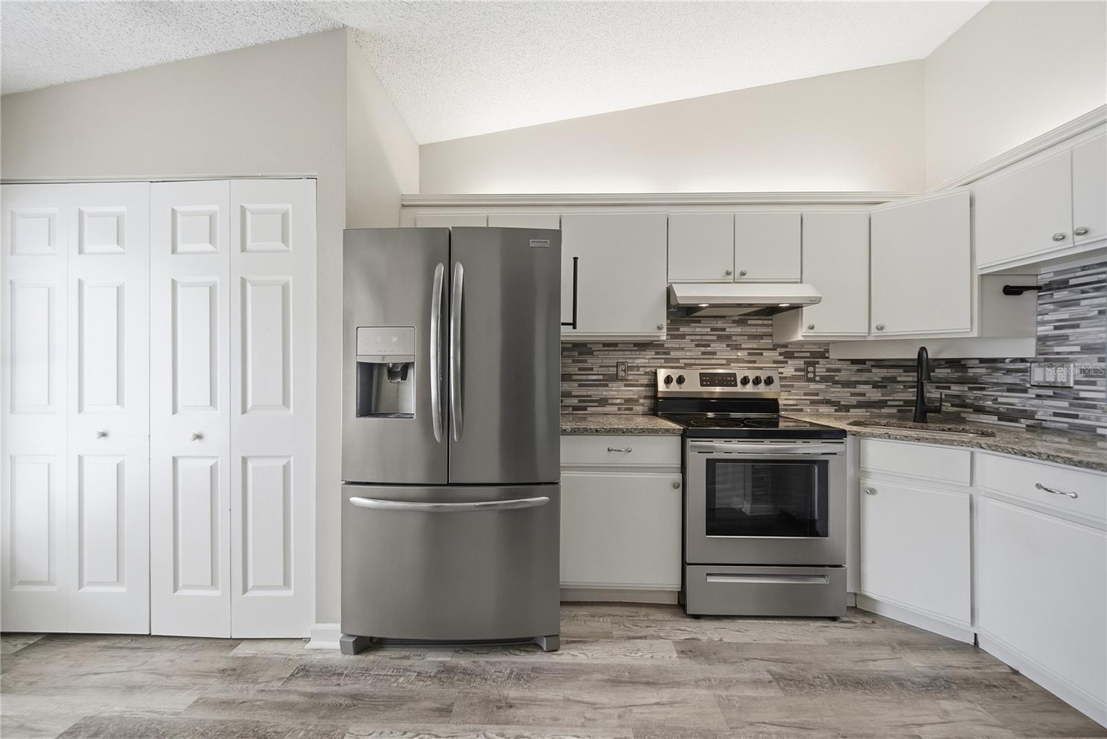 3135 Charter Club Dr #b Property Photo 12