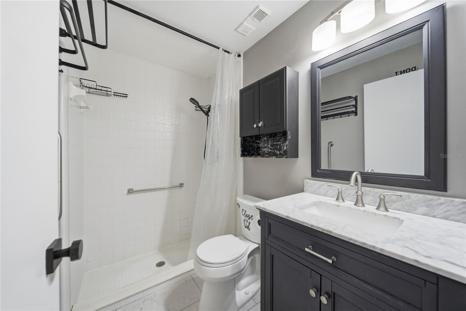 3135 Charter Club Dr #b Property Photo 17
