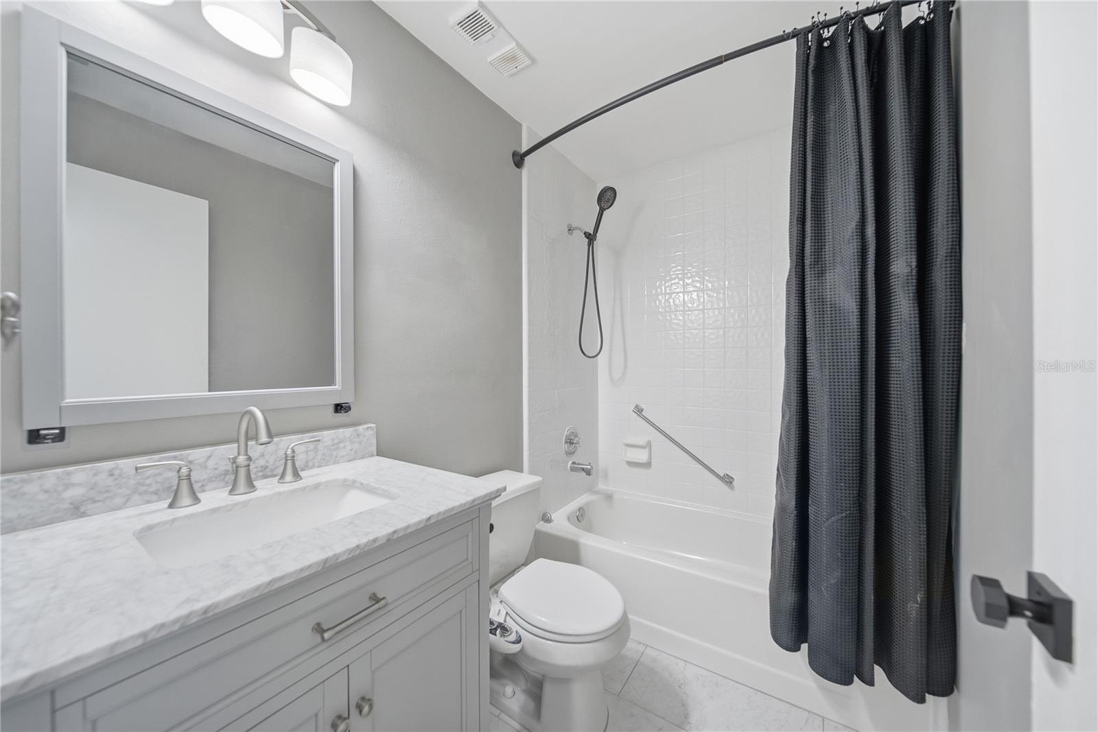 3135 Charter Club Dr #b Property Photo 22