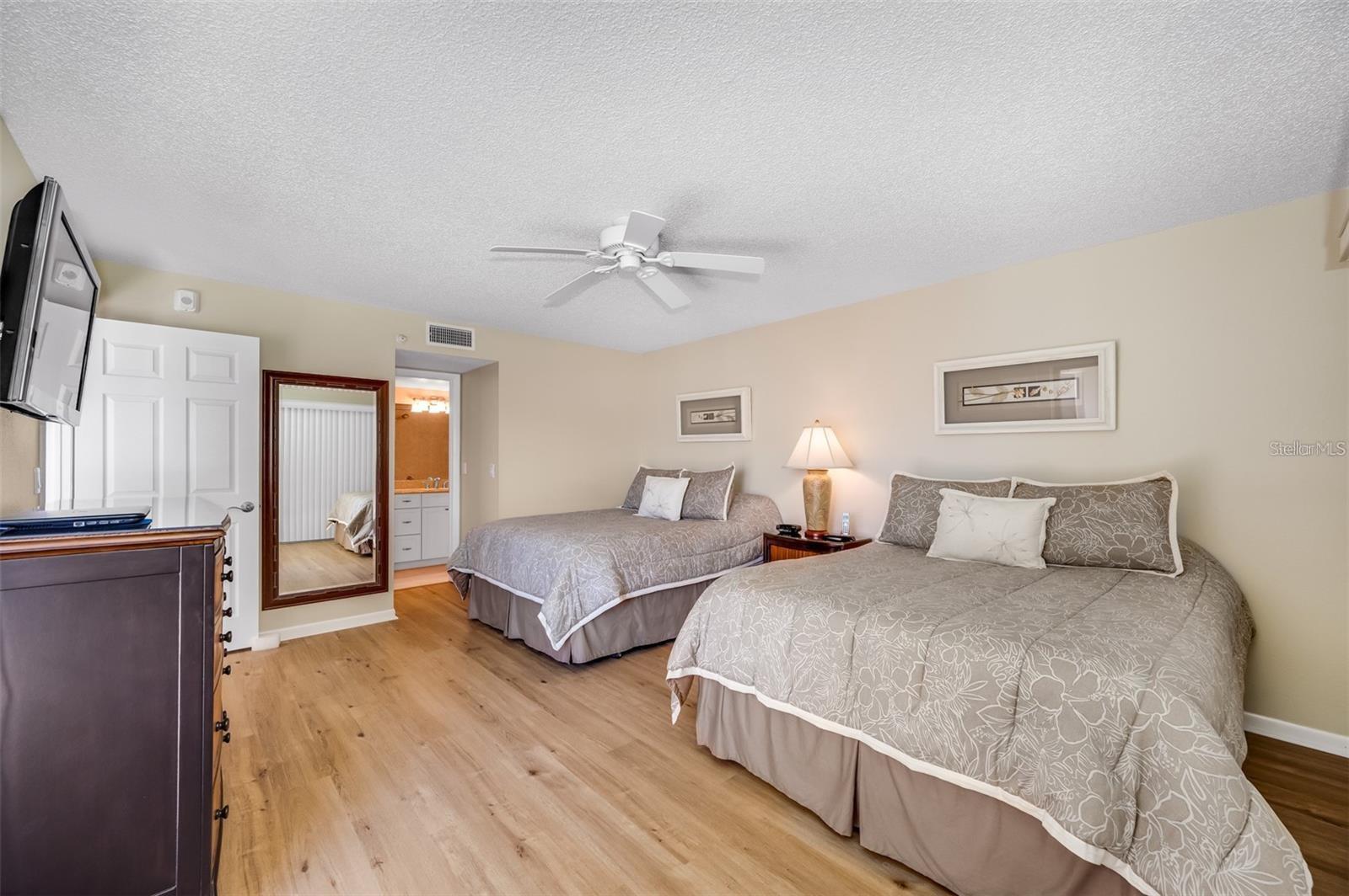 12924 Gulf Blvd #510 Property Photo 29