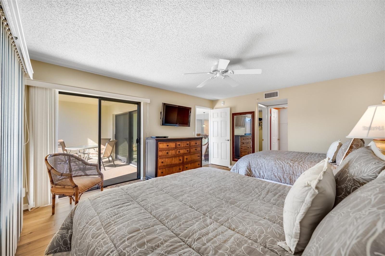 12924 Gulf Blvd #510 Property Photo 31