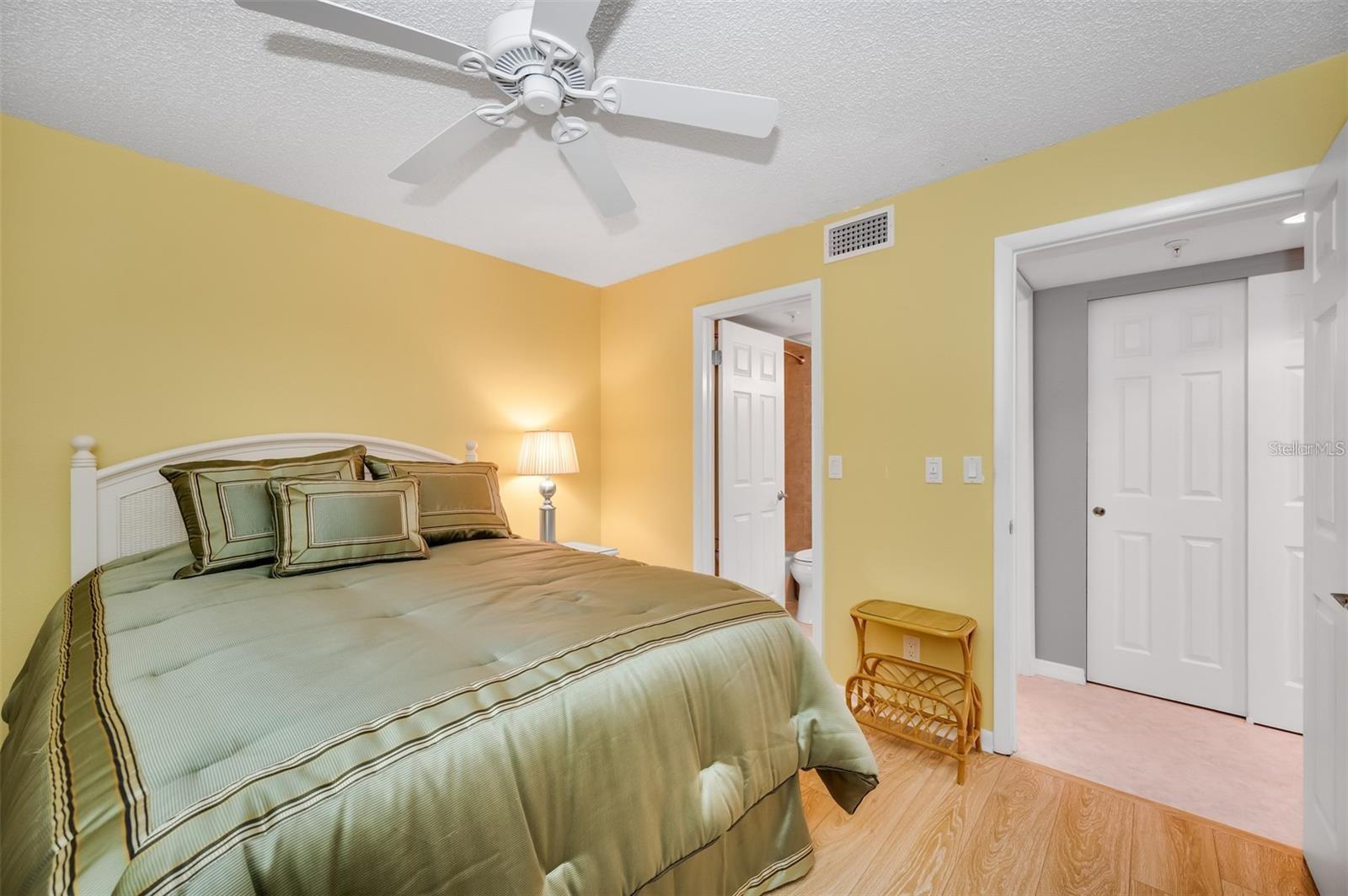 12924 Gulf Blvd #510 Property Photo 43