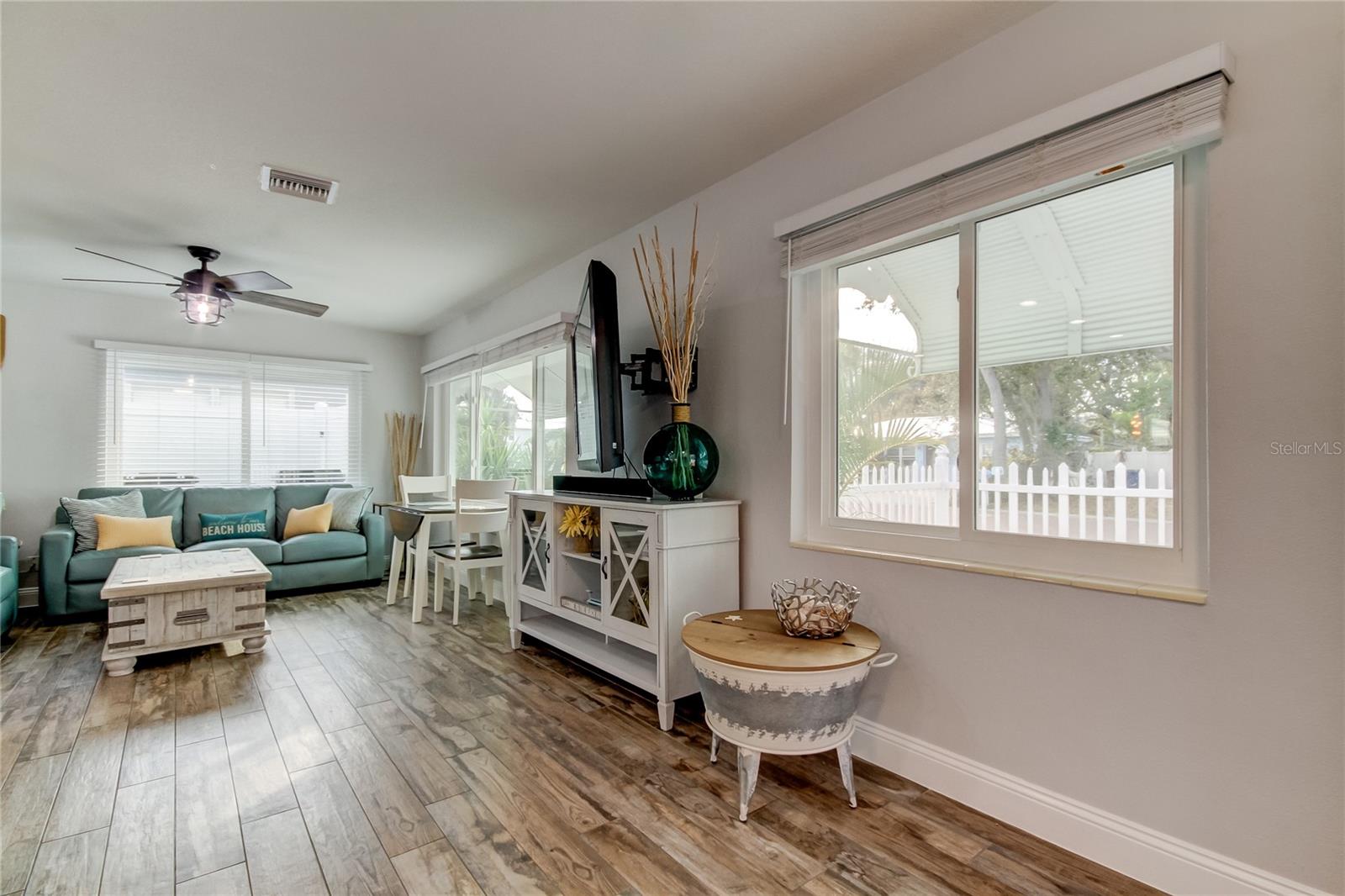 1907 2nd St Property Photo 9