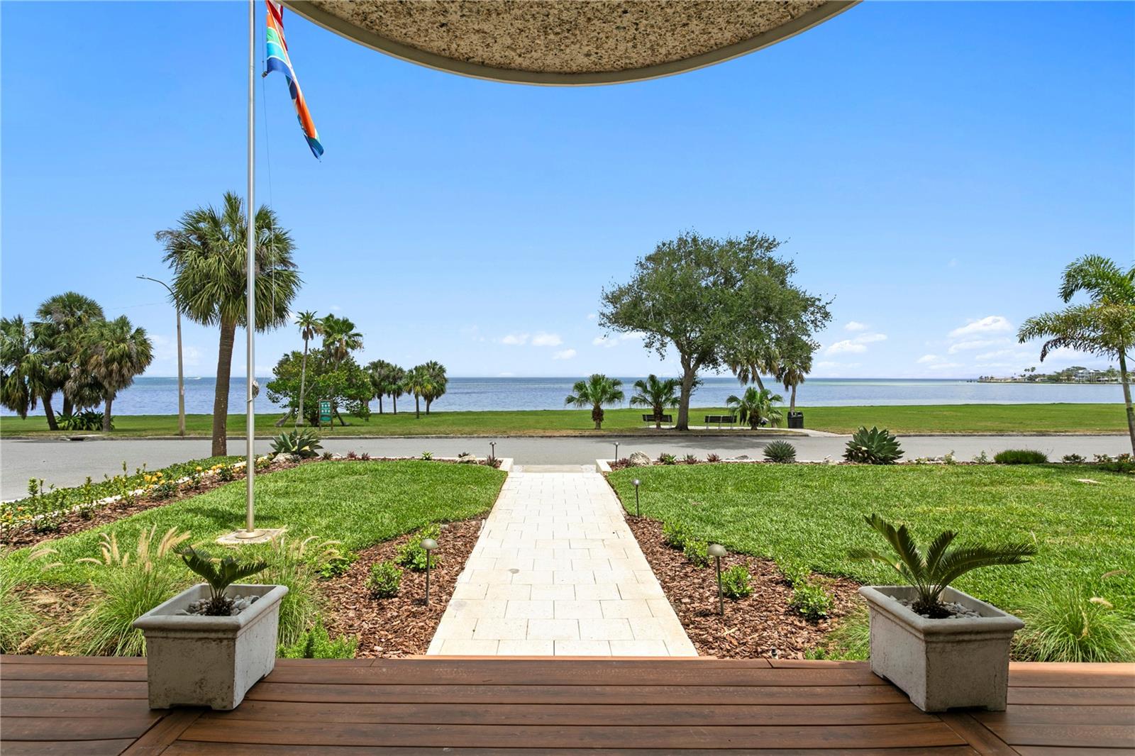 1803 Beach Dr Se Property Photo 1