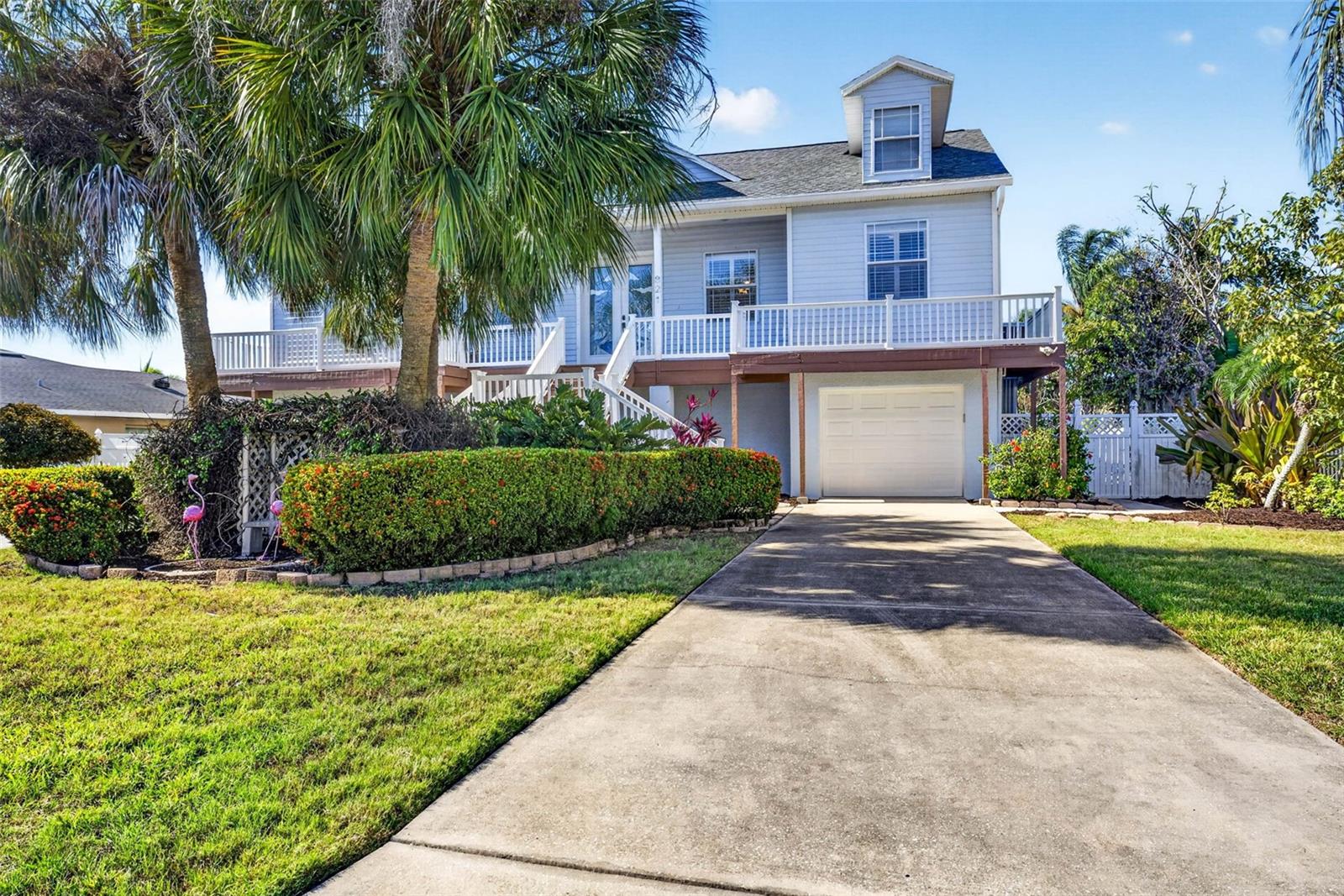 821 Blue Heron Blvd Property Photo 3