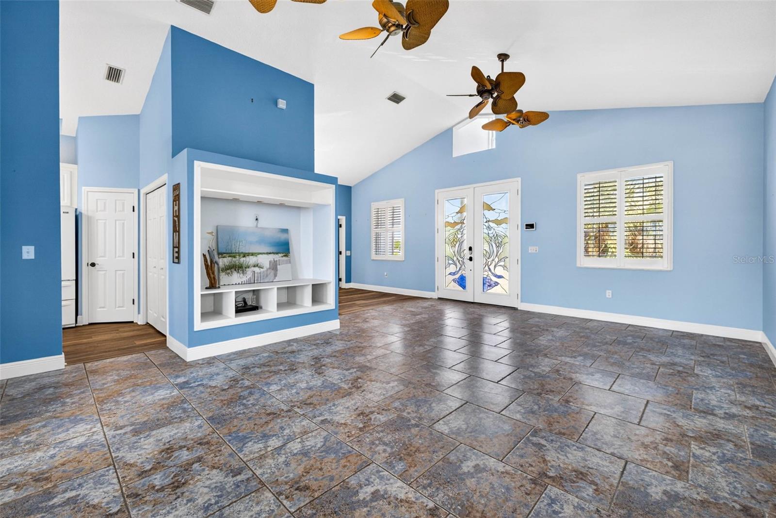 821 Blue Heron Blvd Property Photo 13