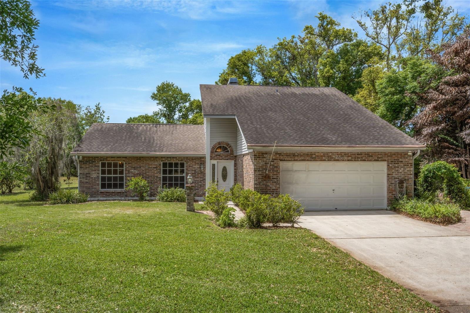 785 Duque Rd Property Photo 1