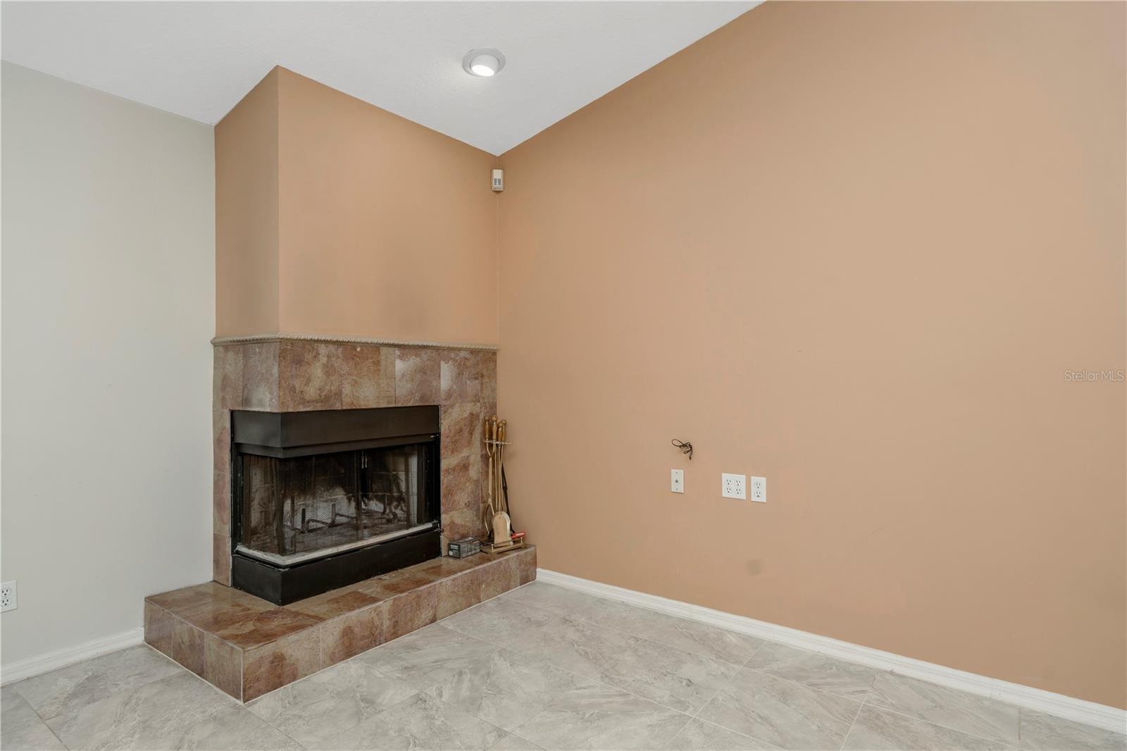 785 Duque Rd Property Photo 15