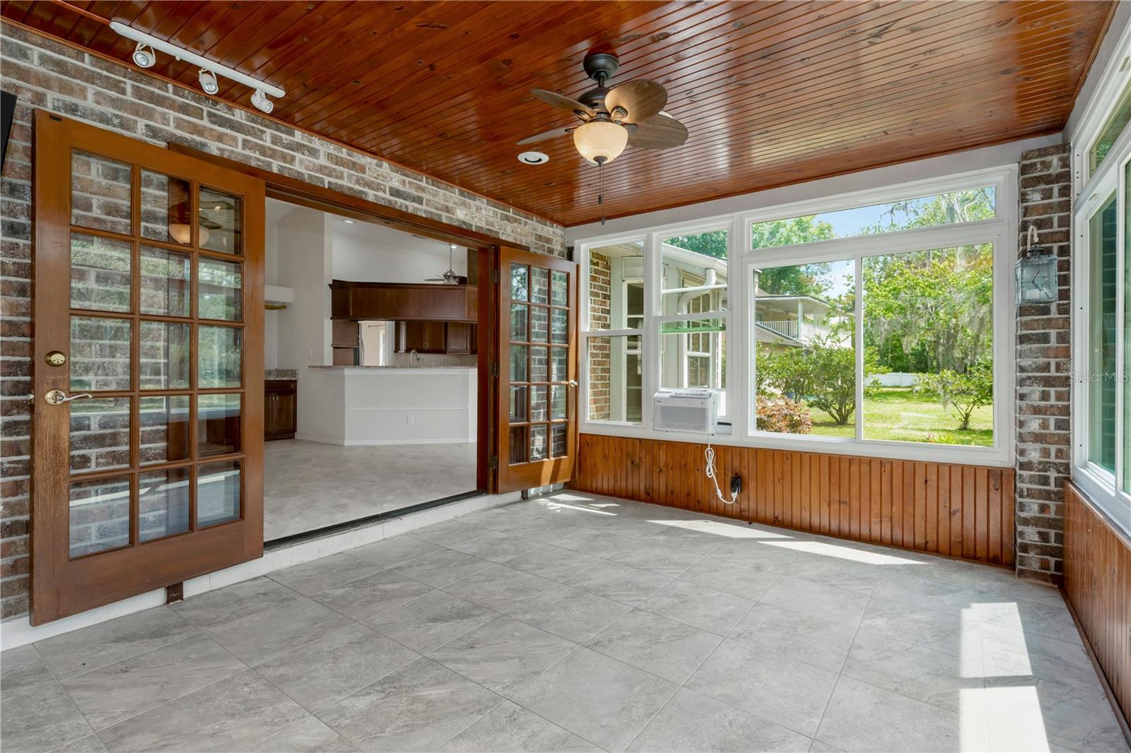 785 Duque Rd Property Photo 16
