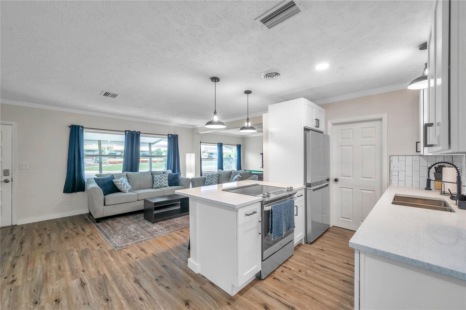 1515 Belleair Rd Property Photo 4