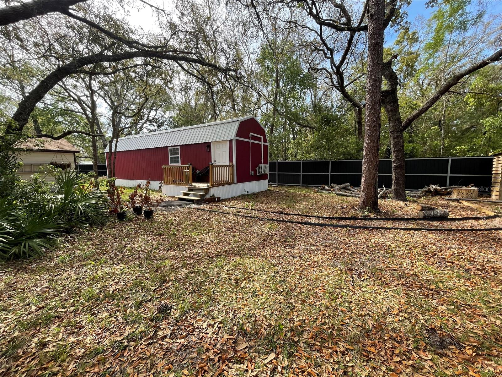 3201 Bartlett St Property Photo 4