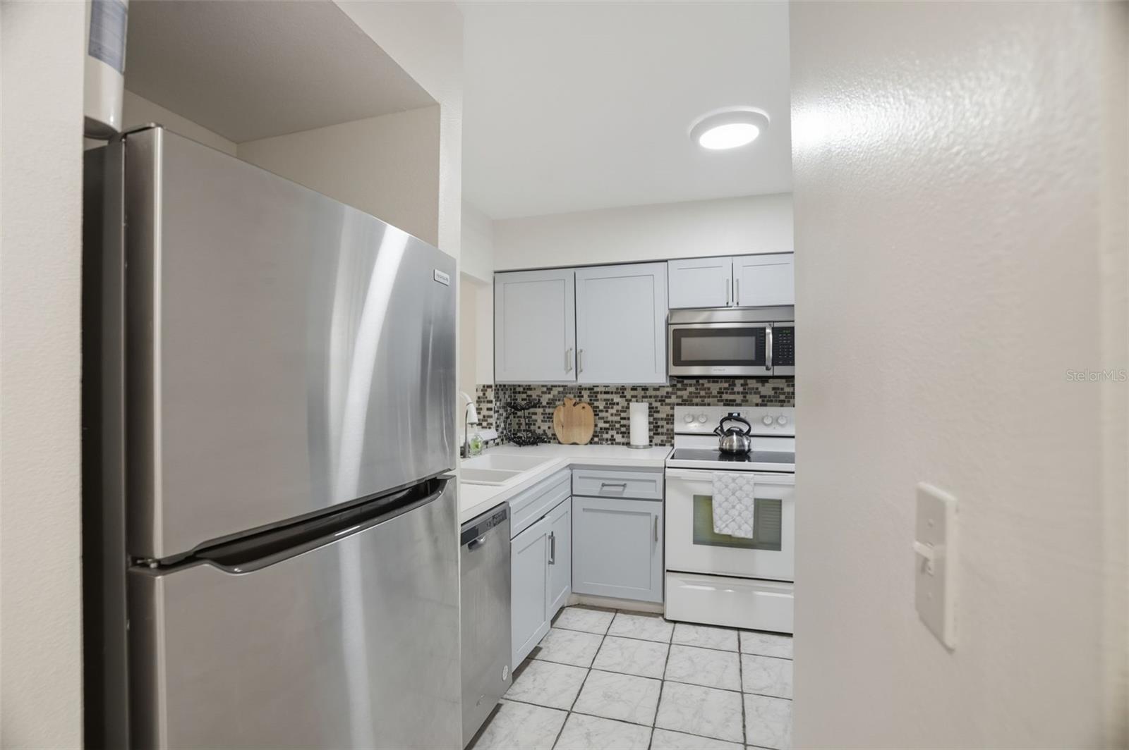 5557 Sea Forest Dr #215 Property Photo 5