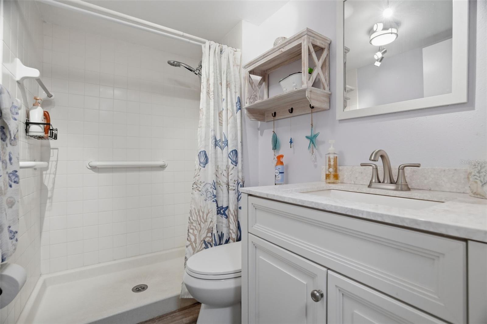 5557 Sea Forest Dr #215 Property Photo 8