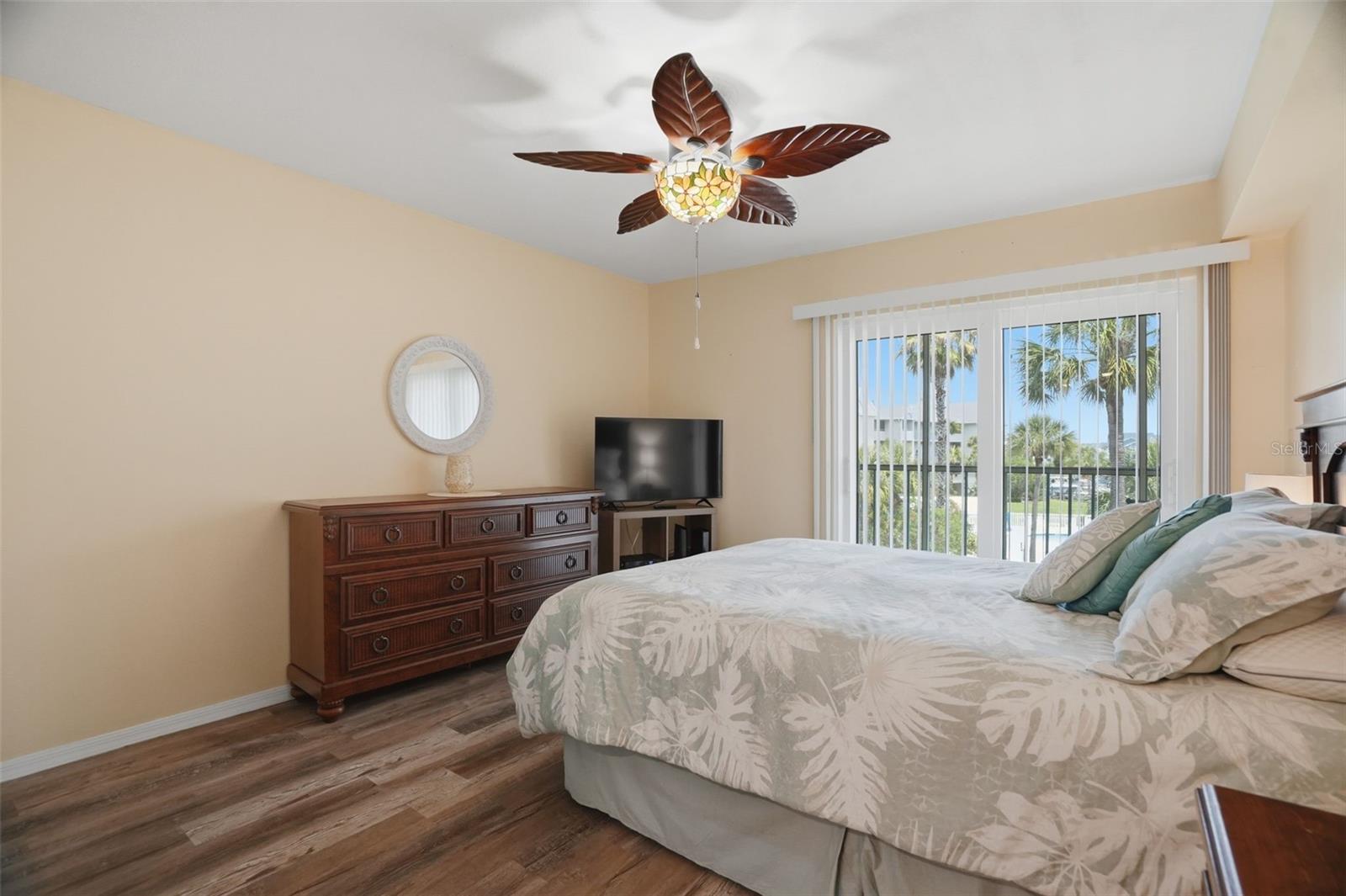 5557 Sea Forest Dr #215 Property Photo 10