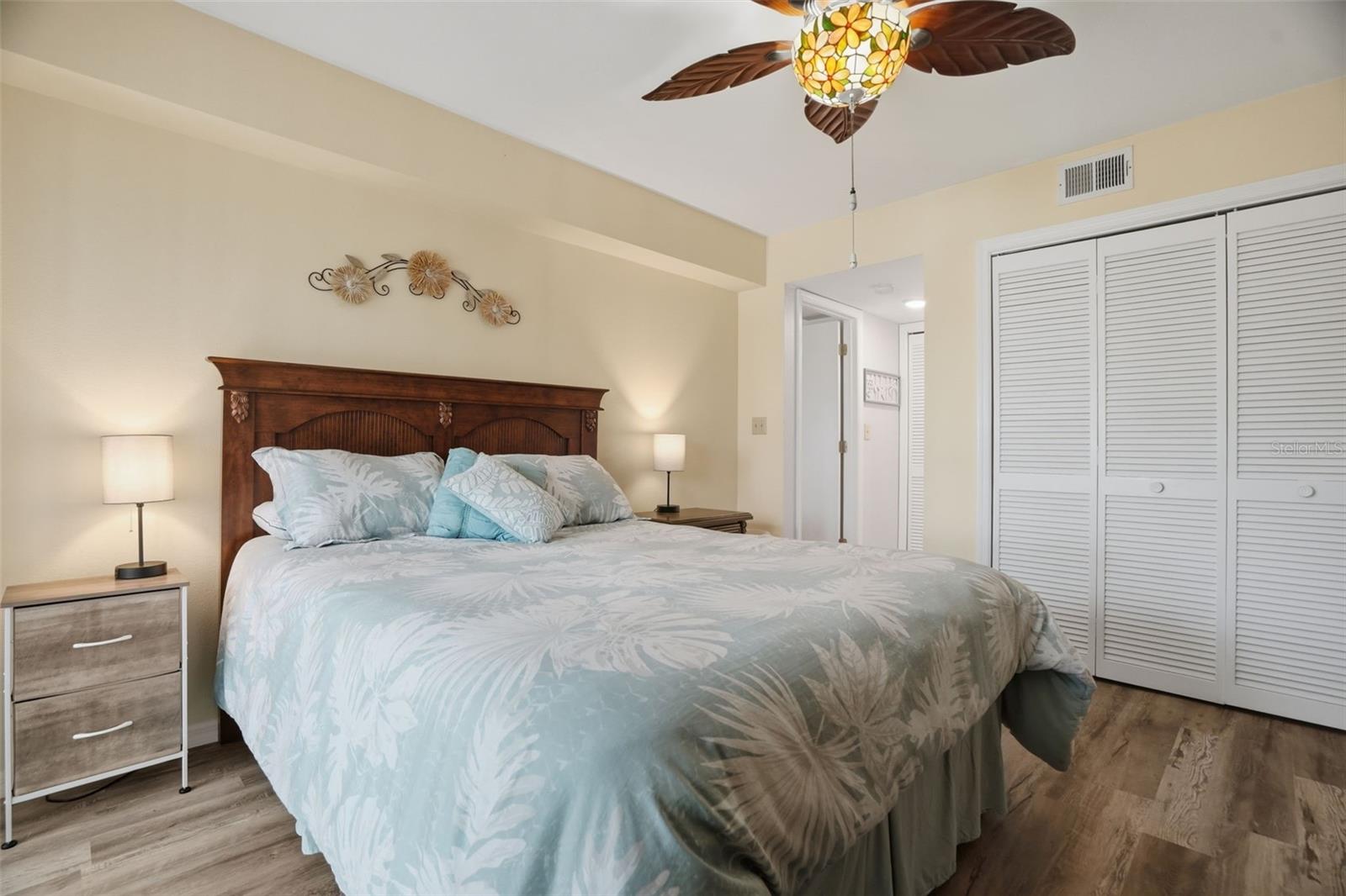 5557 Sea Forest Dr #215 Property Photo 11