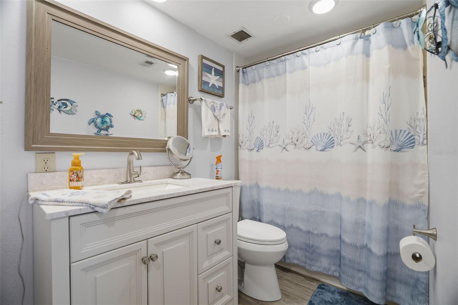 5557 Sea Forest Dr #215 Property Photo 12