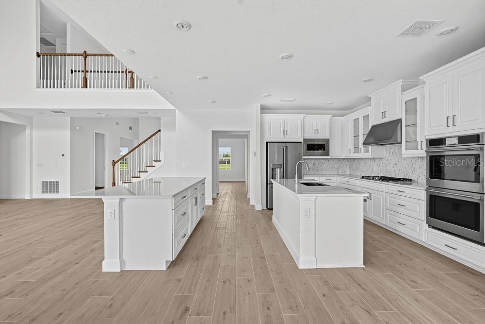 11270 Kingly Ln Property Photo 2