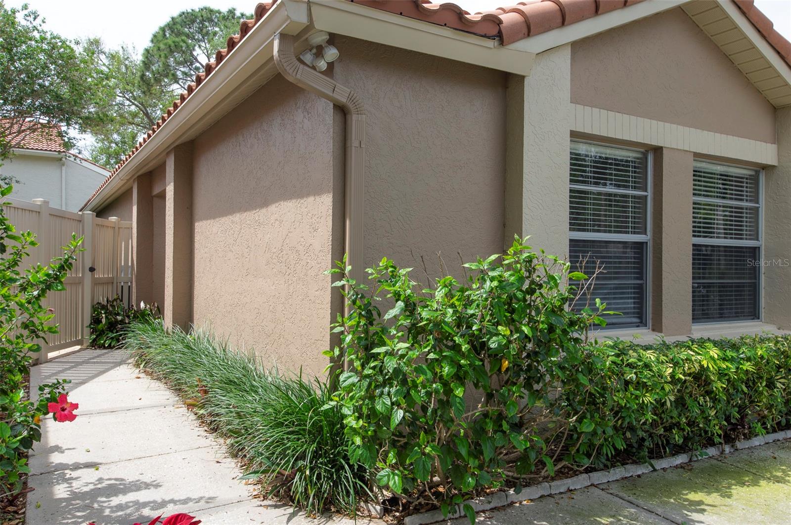 491 St Tropez Cir Ne Property Photo 2