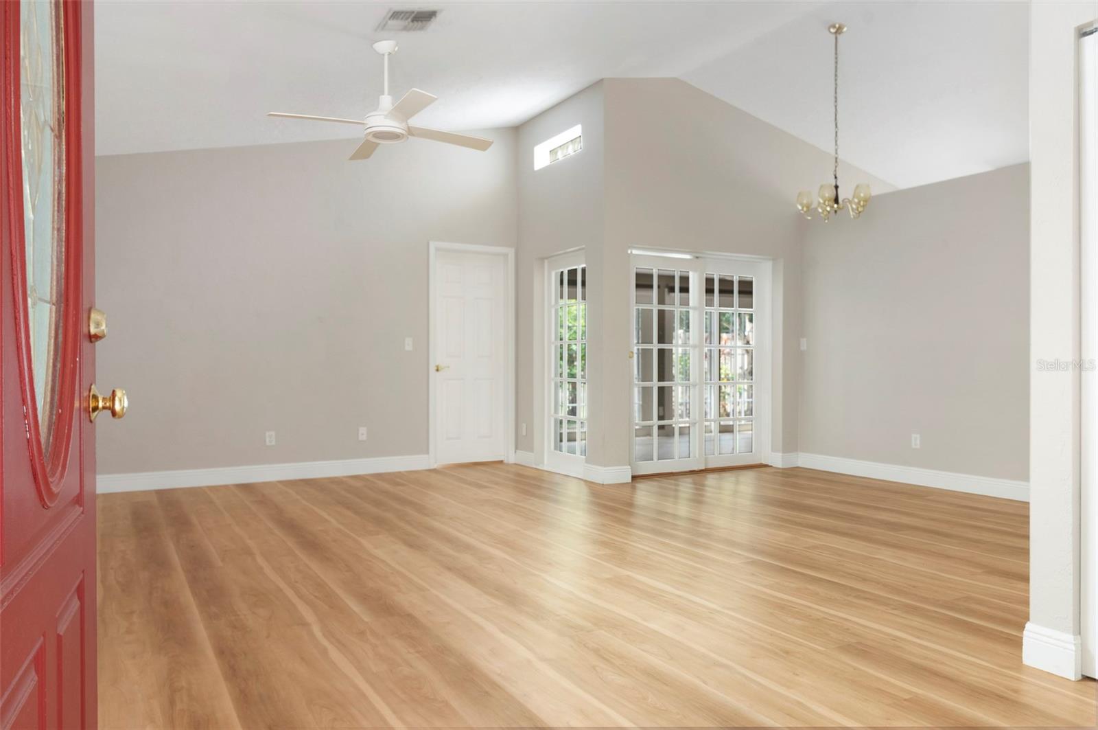 491 St Tropez Cir Ne Property Photo 4