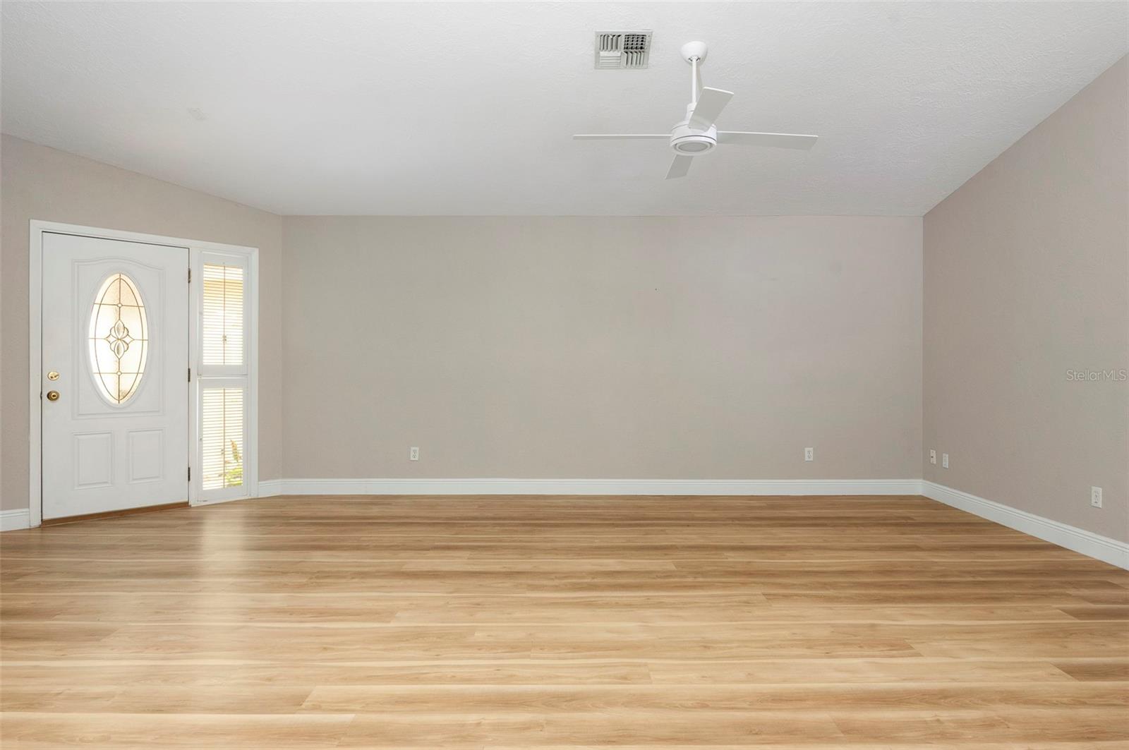 491 St Tropez Cir Ne Property Photo 8