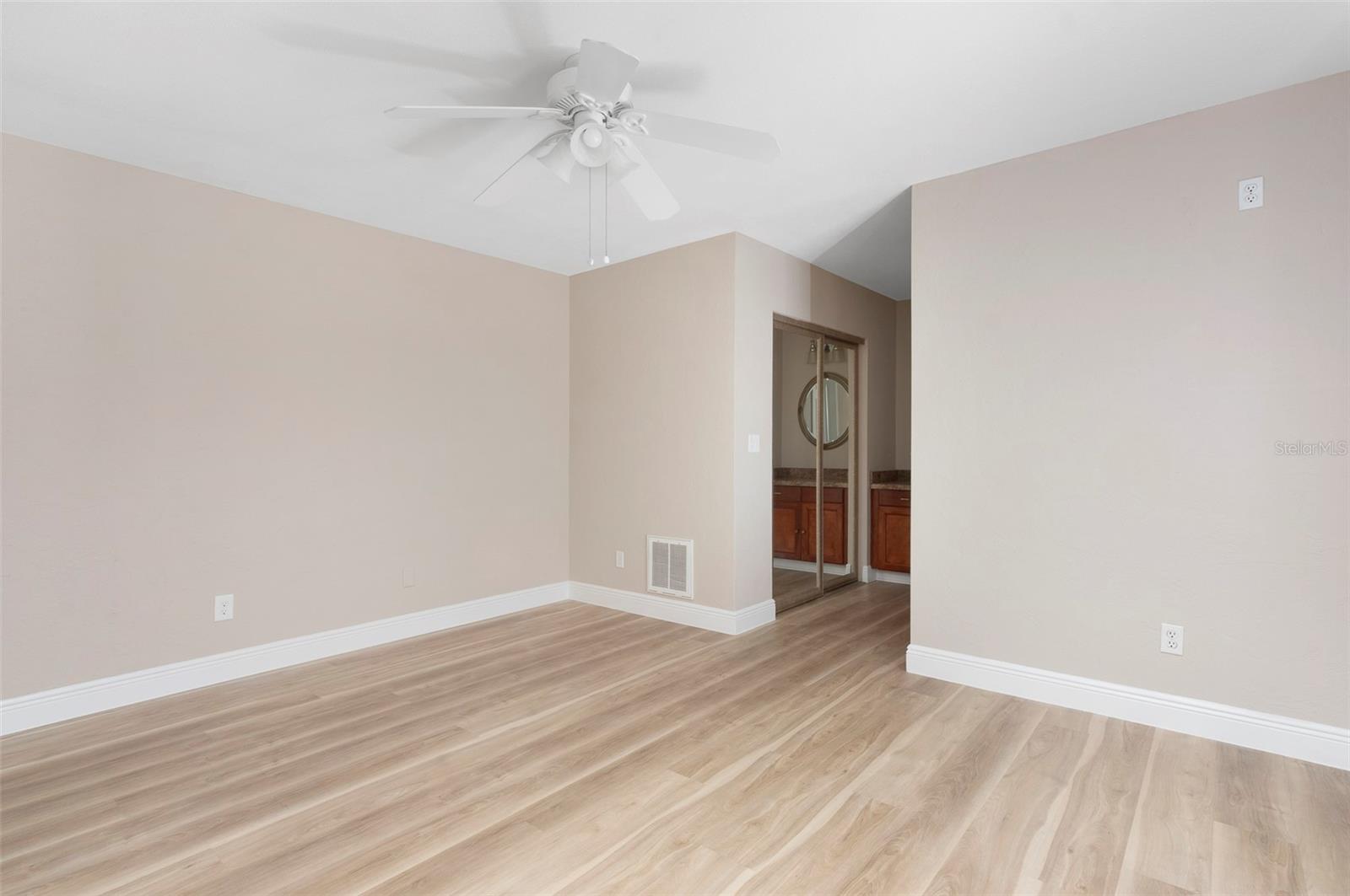491 St Tropez Cir Ne Property Photo 22