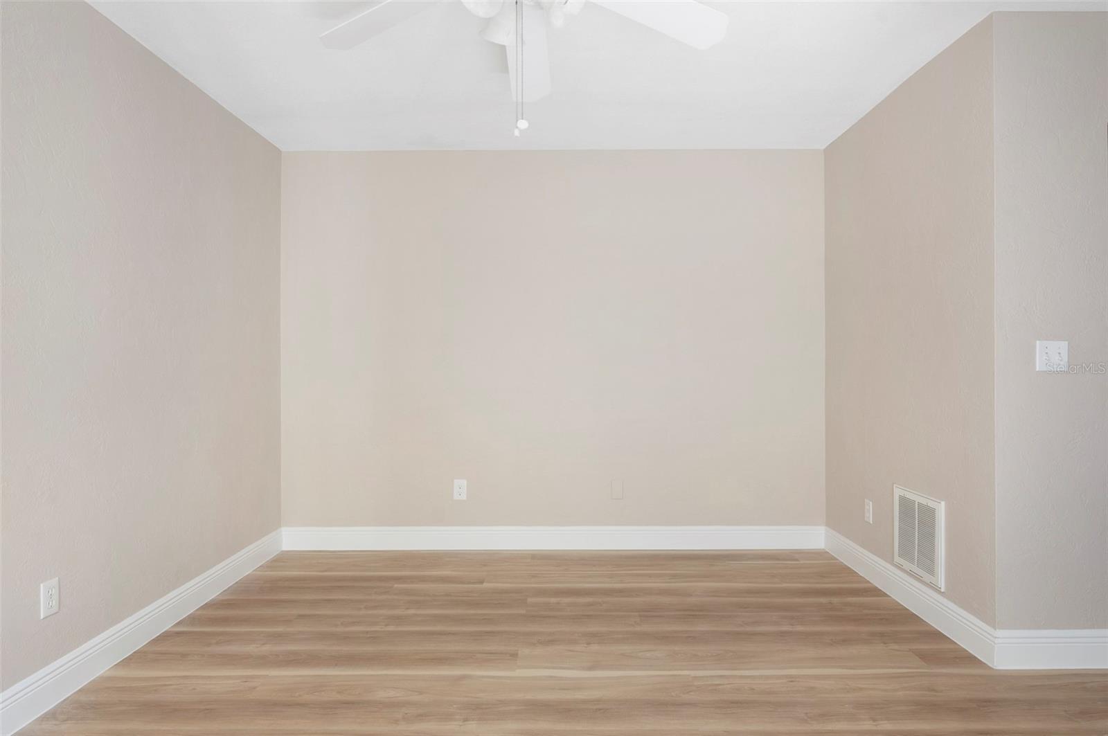 491 St Tropez Cir Ne Property Photo 23