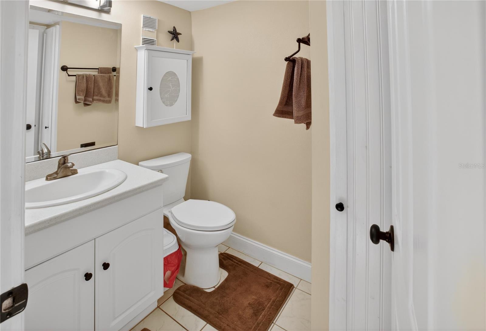 1 Key Capri #103e Property Photo 14