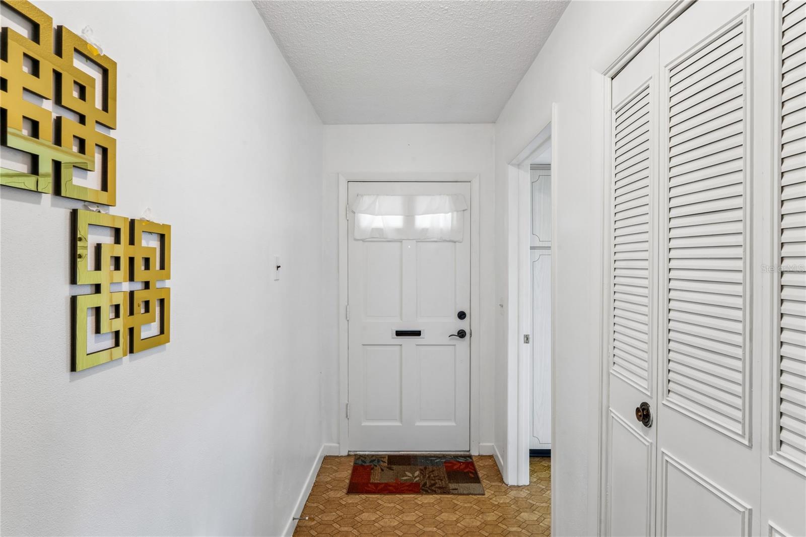 1611 S Lake Ave #1 Property Photo 3
