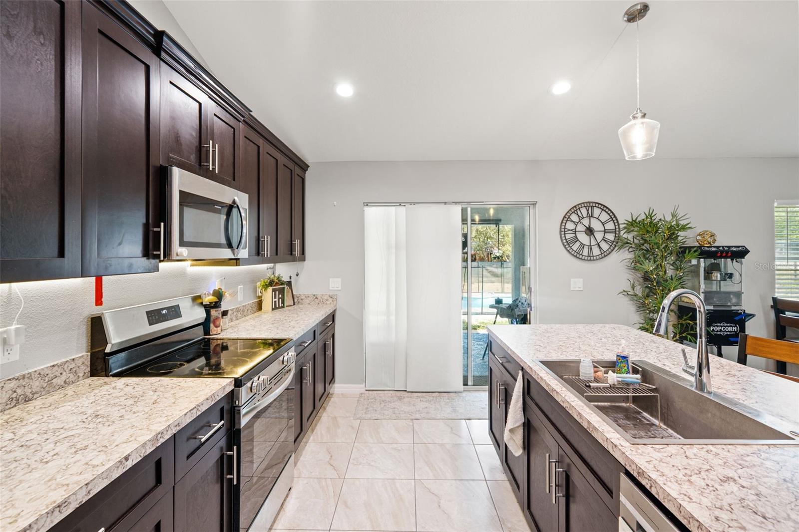 12015 Phoenix Ave Property Photo 10