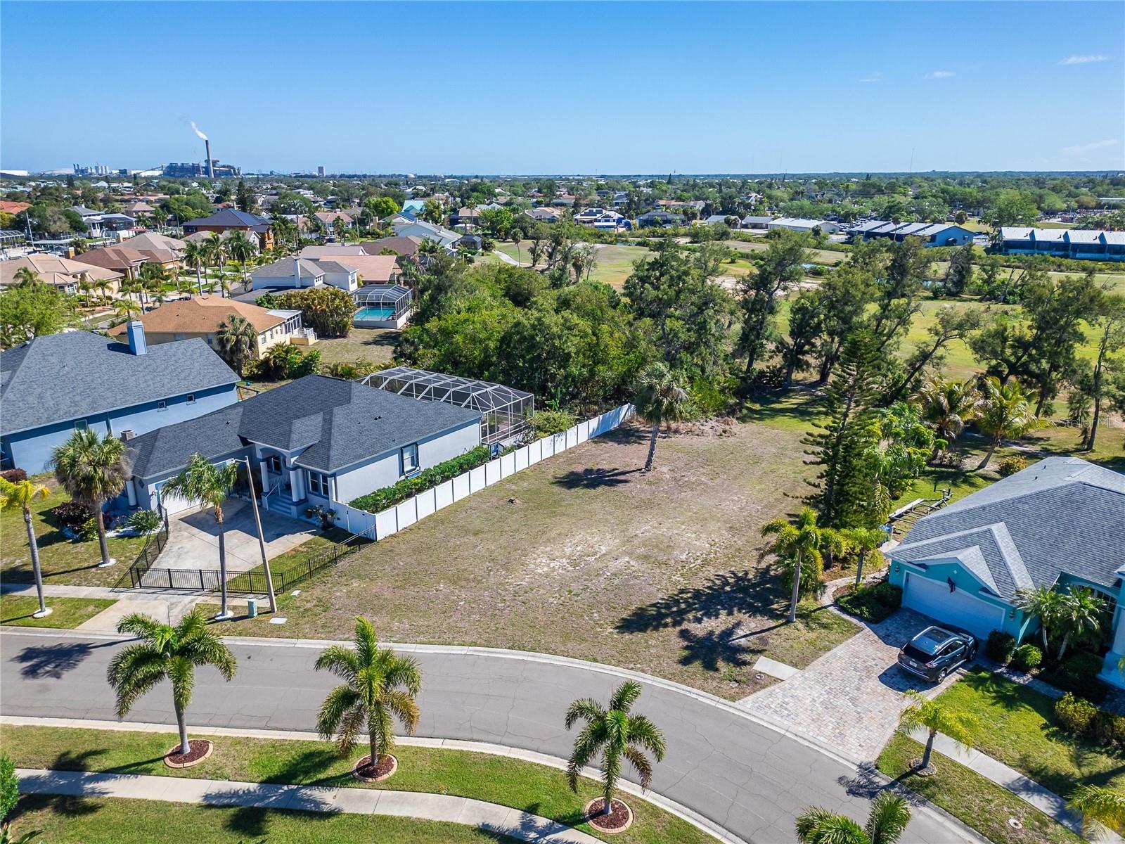 806 GREENVIEW DR
