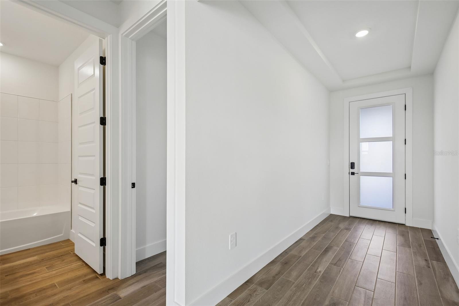 184 Shady Edge Loop Property Photo 4