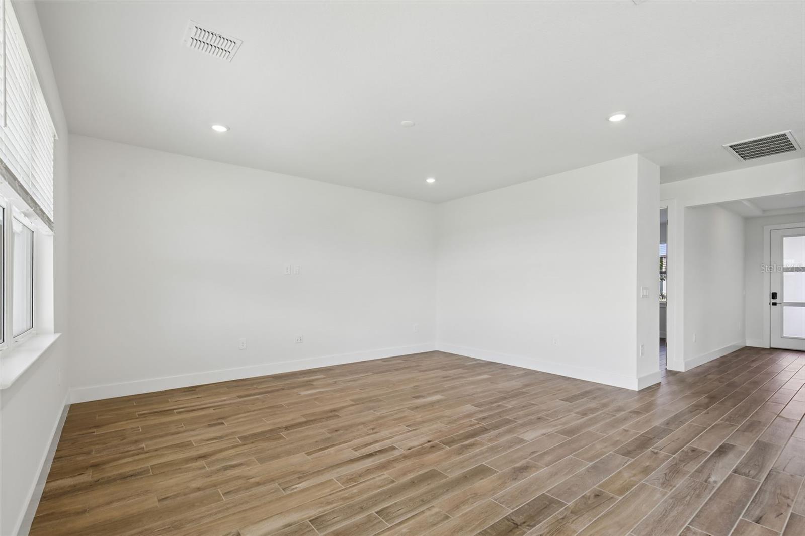 184 Shady Edge Loop Property Photo 7