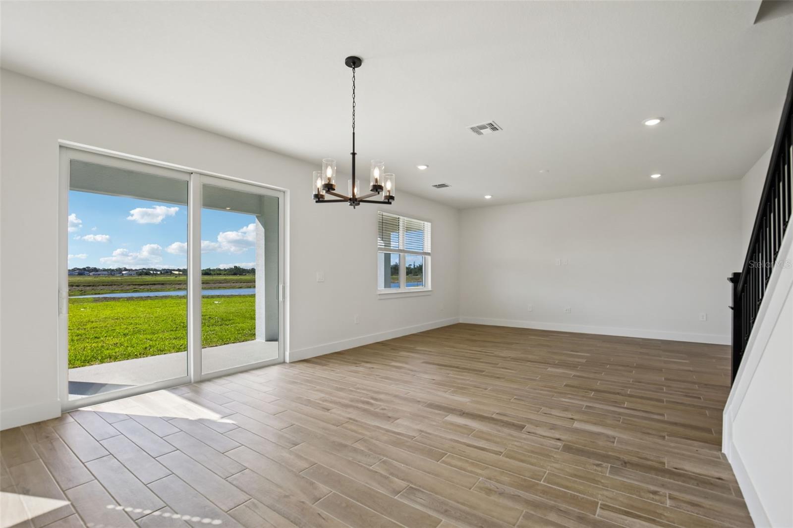 184 Shady Edge Loop Property Photo 9