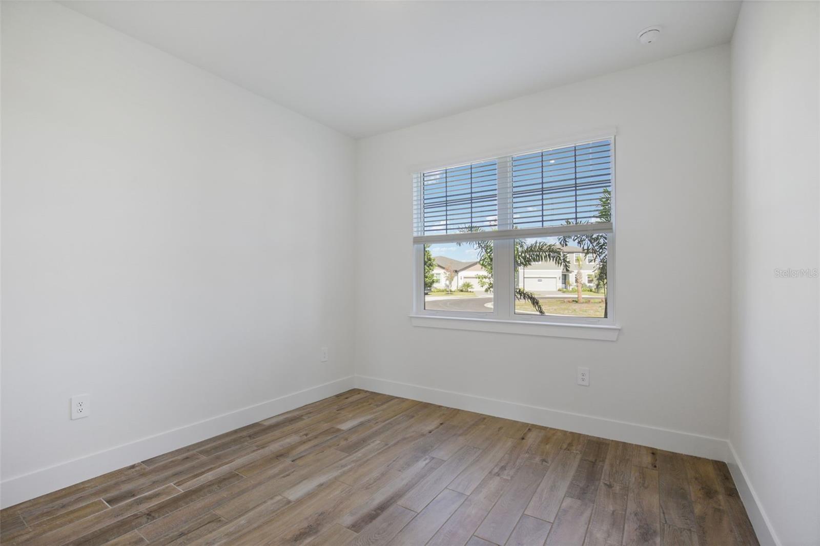 184 Shady Edge Loop Property Photo 16