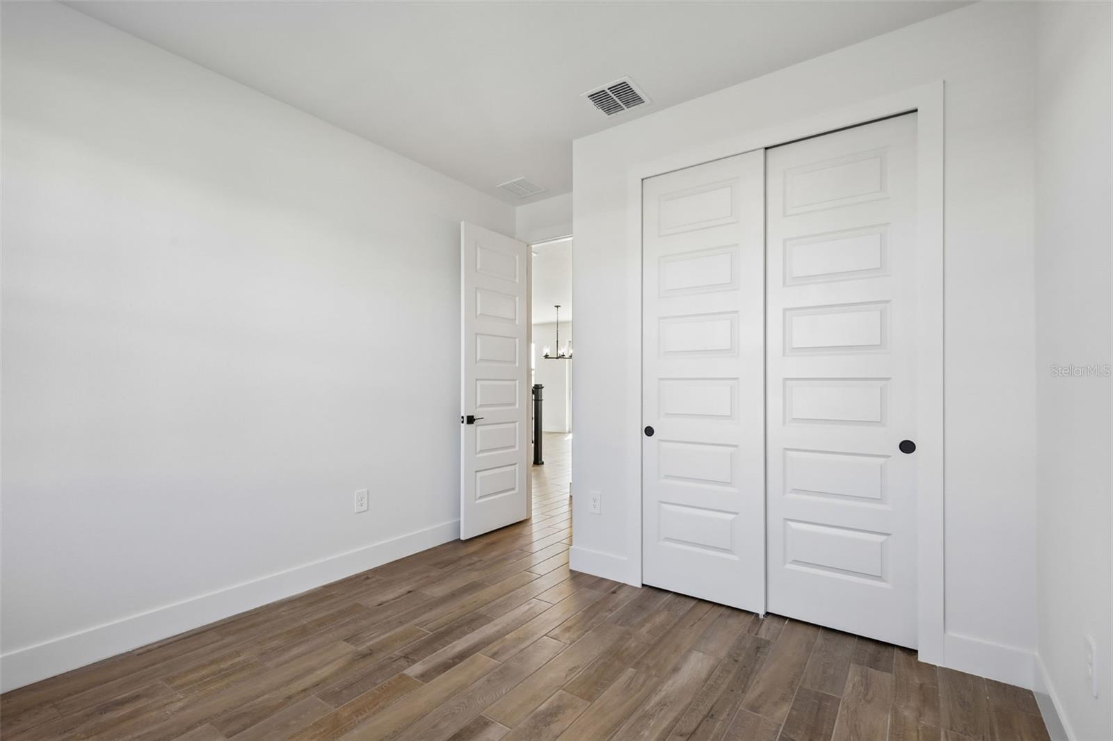 184 Shady Edge Loop Property Photo 17