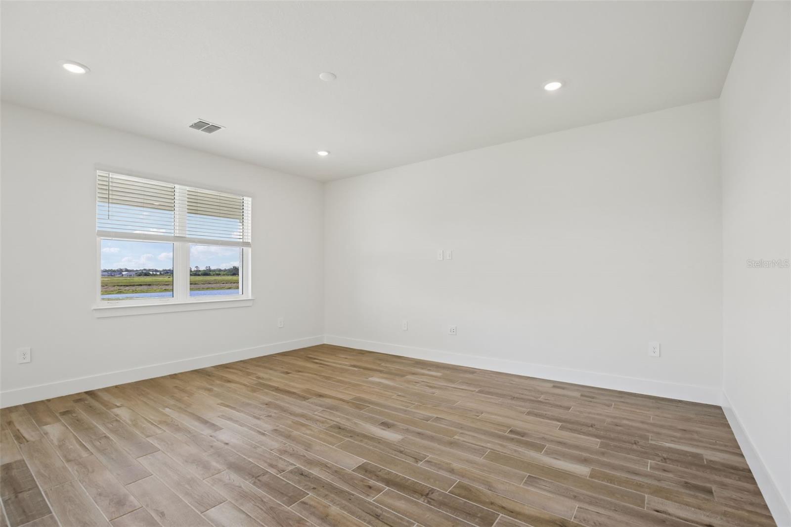 184 Shady Edge Loop Property Photo 18