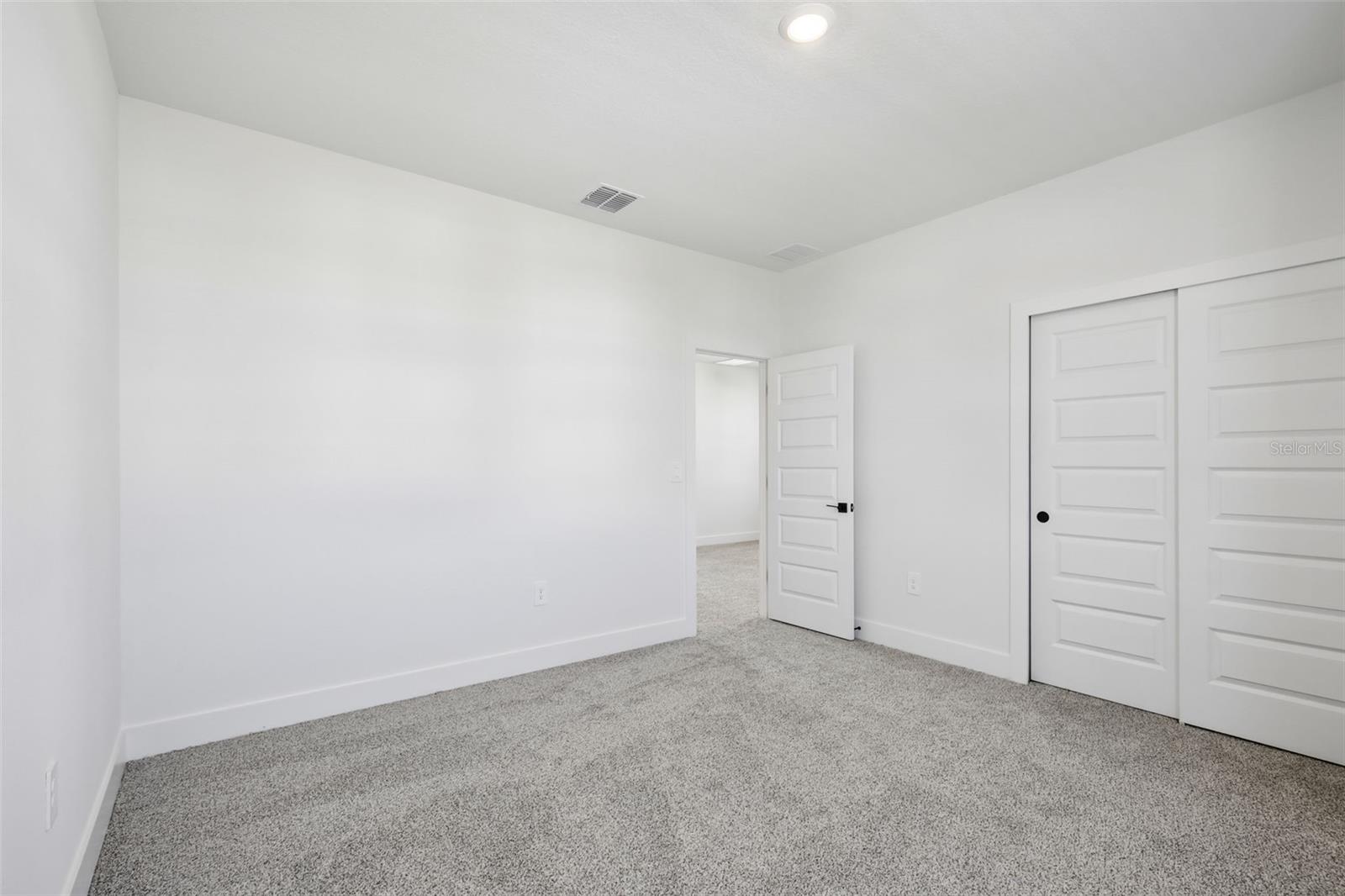 184 Shady Edge Loop Property Photo 29