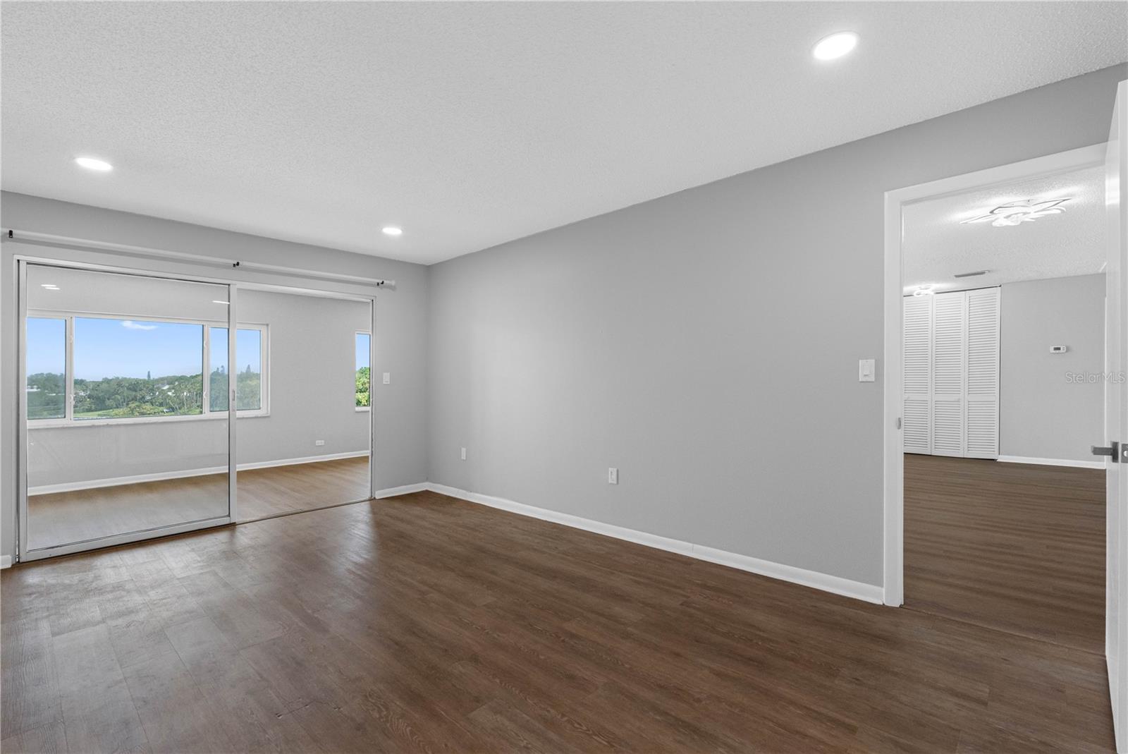 100 Bluff View Dr #404c Property Photo 28