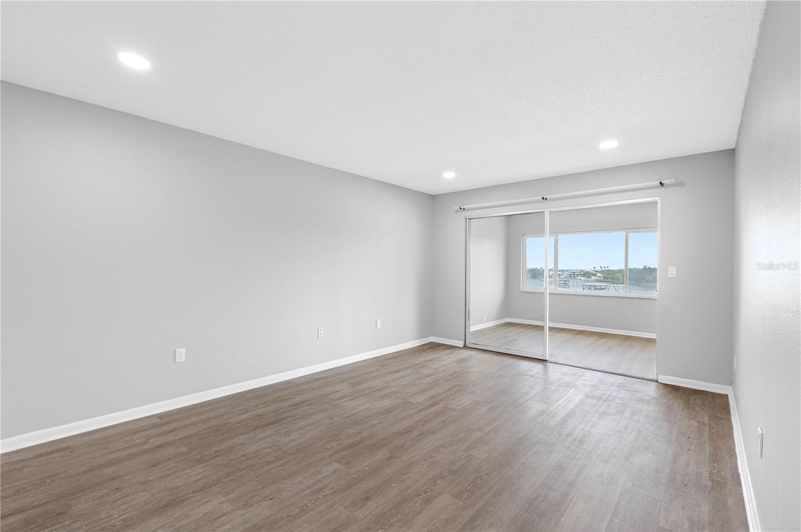 100 Bluff View Dr #404c Property Photo 30