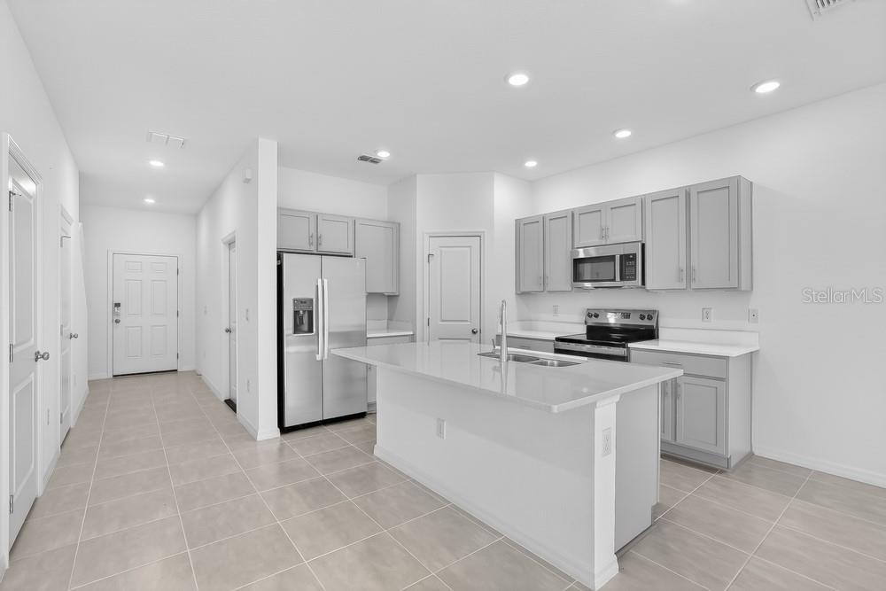 13134 Stable Pl Property Photo 6